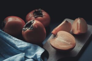 Чи можна собакам їсти хурму: сиру, сушену?